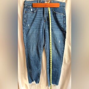 LOFT Women’s Distressed Blue Skinny Jeans